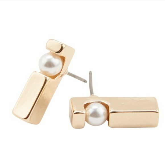 🪁2/$40 2bandits pearl studs & 2 circle necklace - Picture 3 of 7